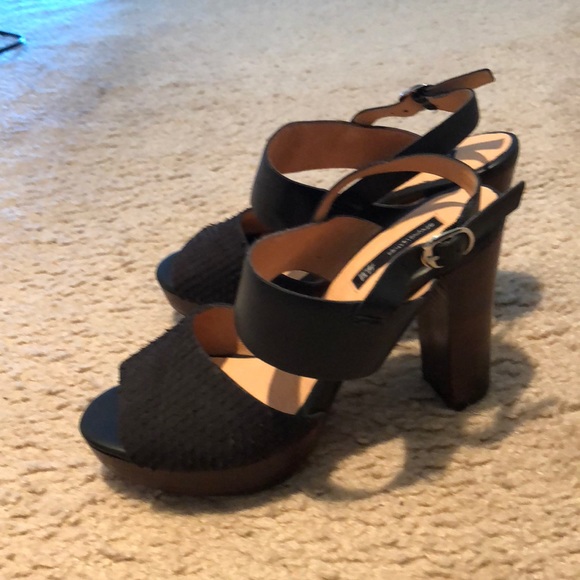 Classy black heels - Picture 2 of 3